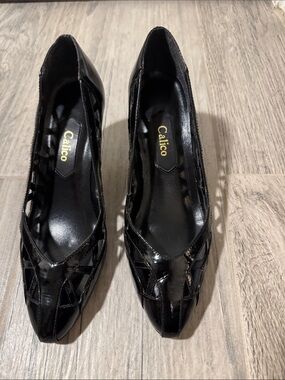 Calico Women's Black Patent Leather Pointed Toe Heels